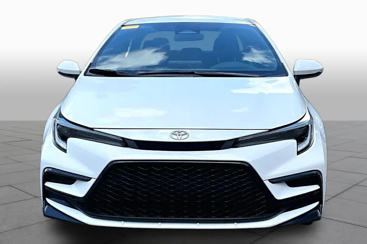 2024 Toyota Corolla SE thumbnail 4