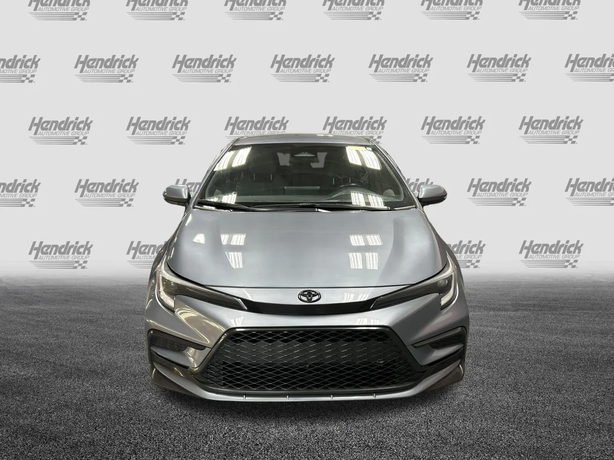 2024 Toyota Corolla SE thumbnail 3