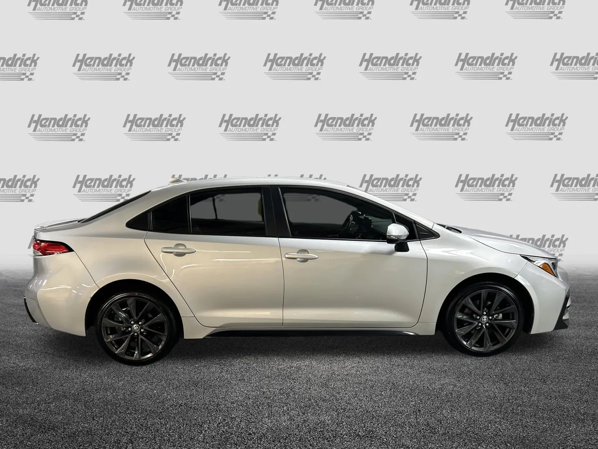 2024 Toyota Corolla SE thumbnail 11