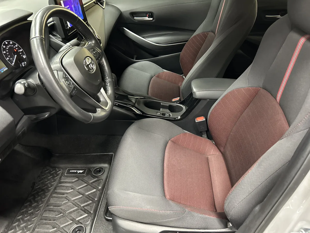 2024 Toyota Corolla SE thumbnail 16