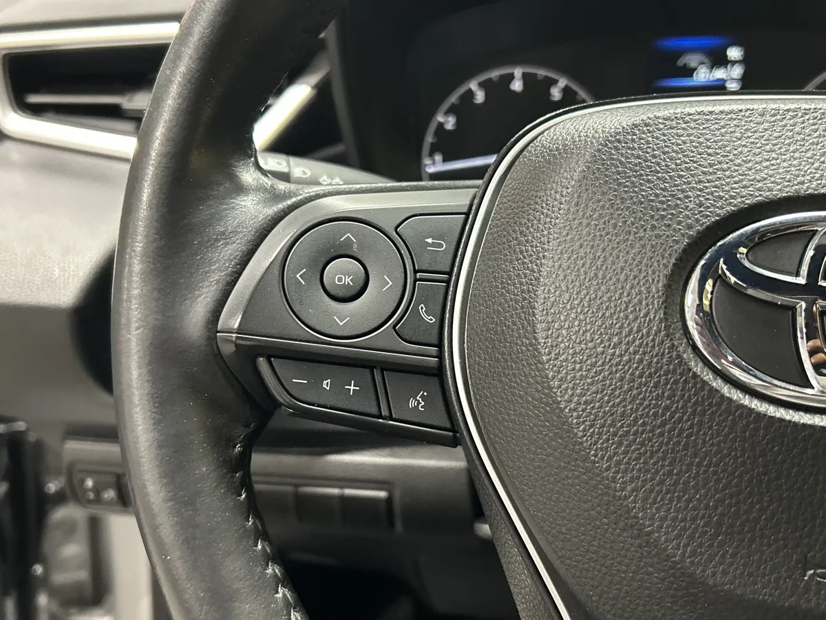2024 Toyota Corolla SE thumbnail 19