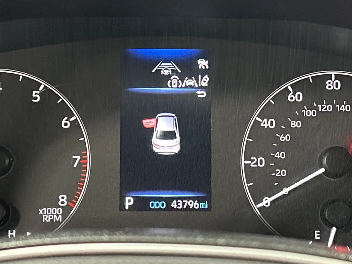 2024 Toyota Corolla SE thumbnail 22