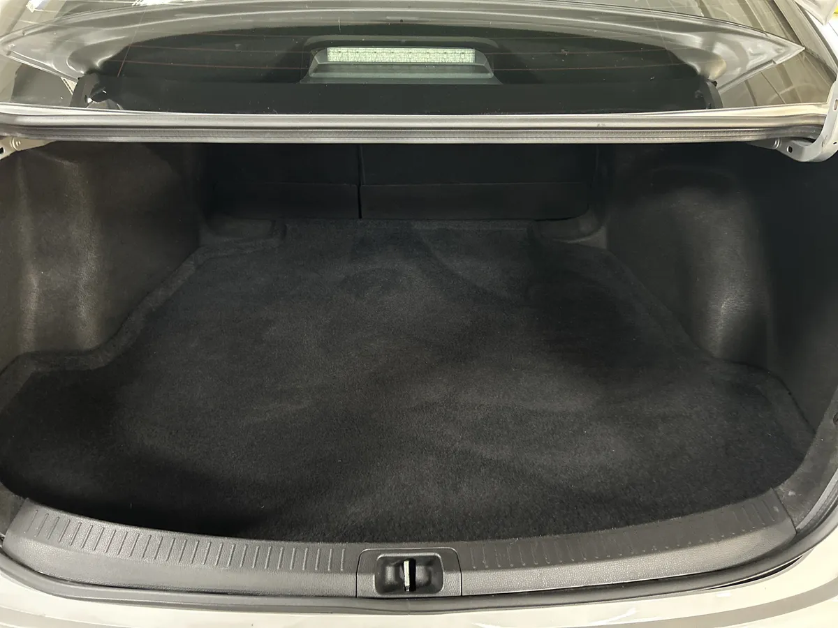 2024 Toyota Corolla SE thumbnail 30