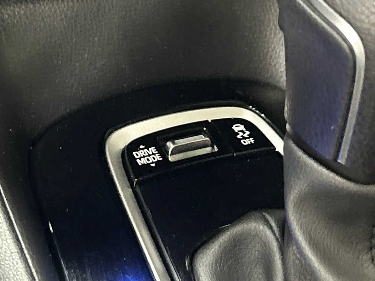 2024 Toyota Corolla SE thumbnail 35