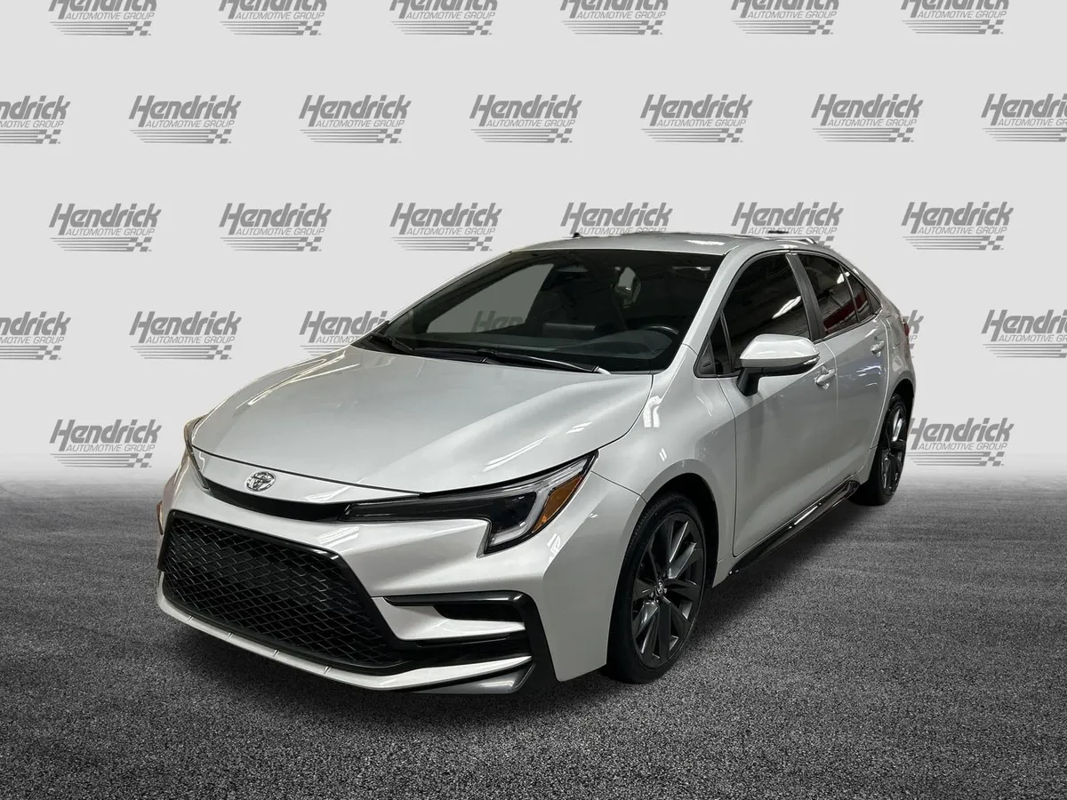 2024 Toyota Corolla SE thumbnail 5