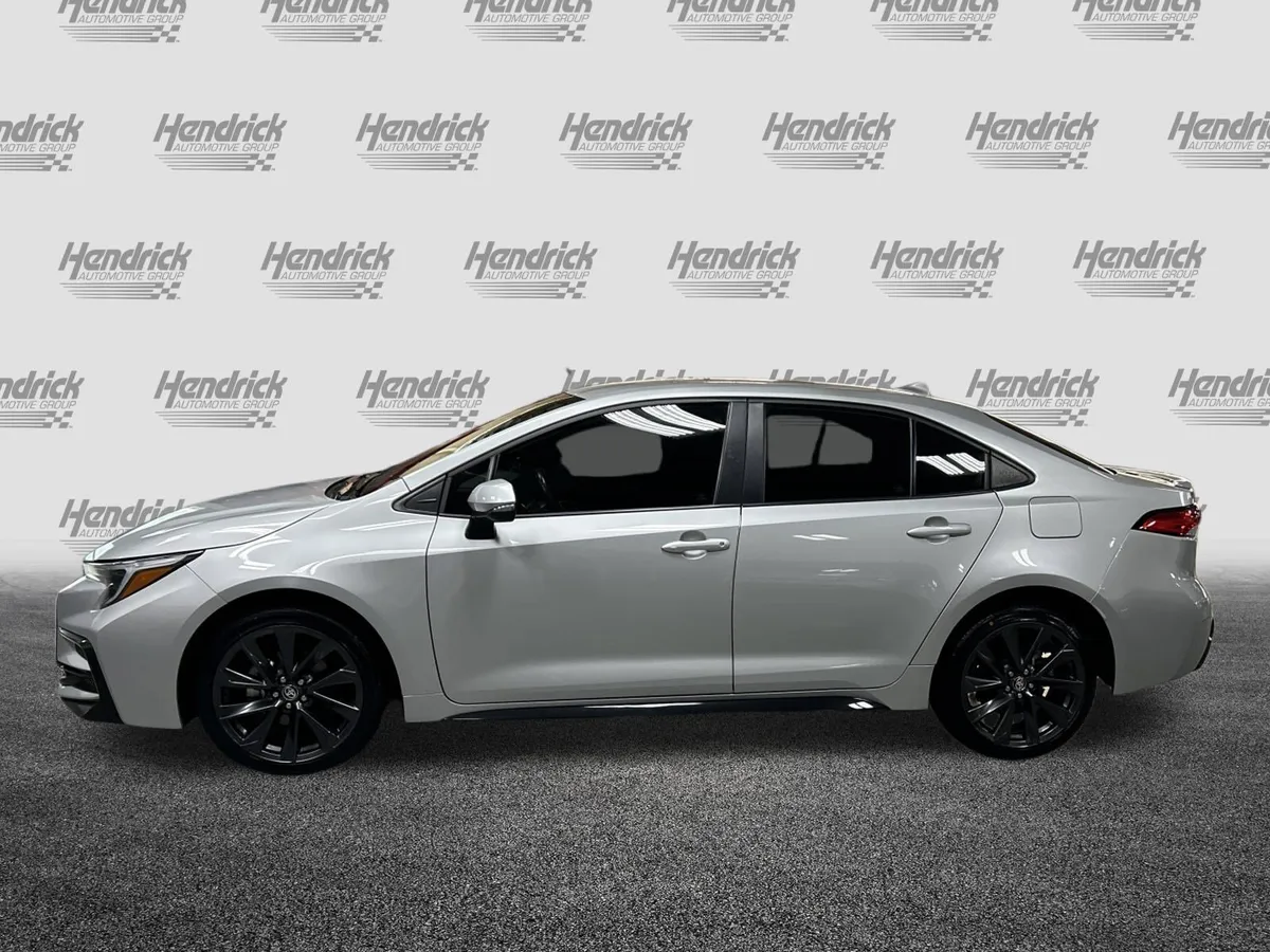 2024 Toyota Corolla SE thumbnail 7