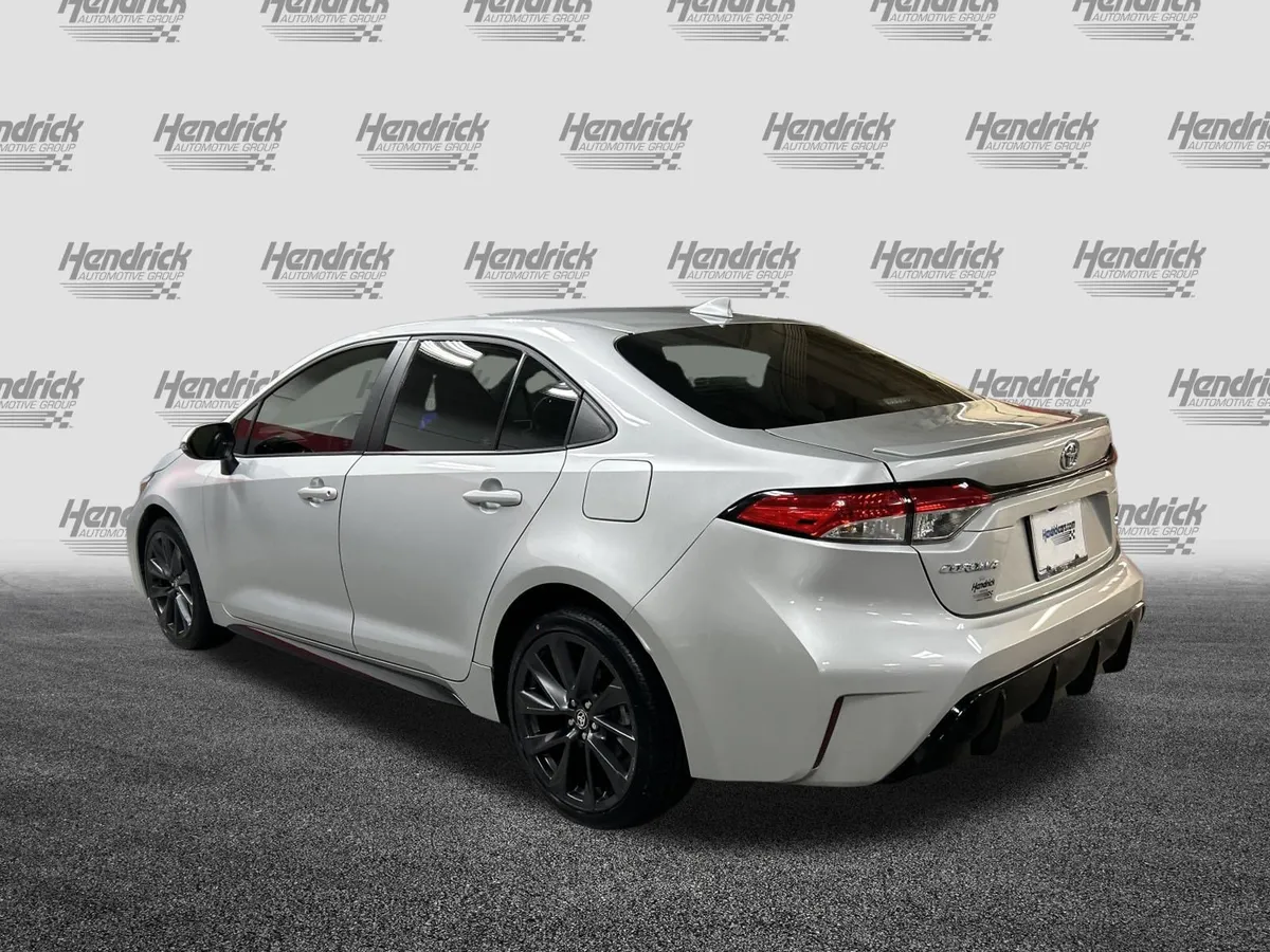 2024 Toyota Corolla SE thumbnail 8