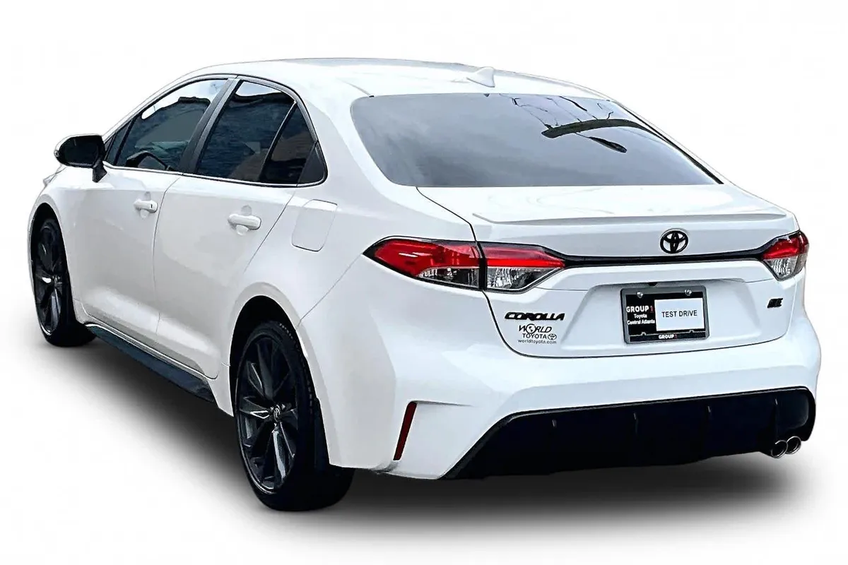 2024 Toyota Corolla SE thumbnail 12