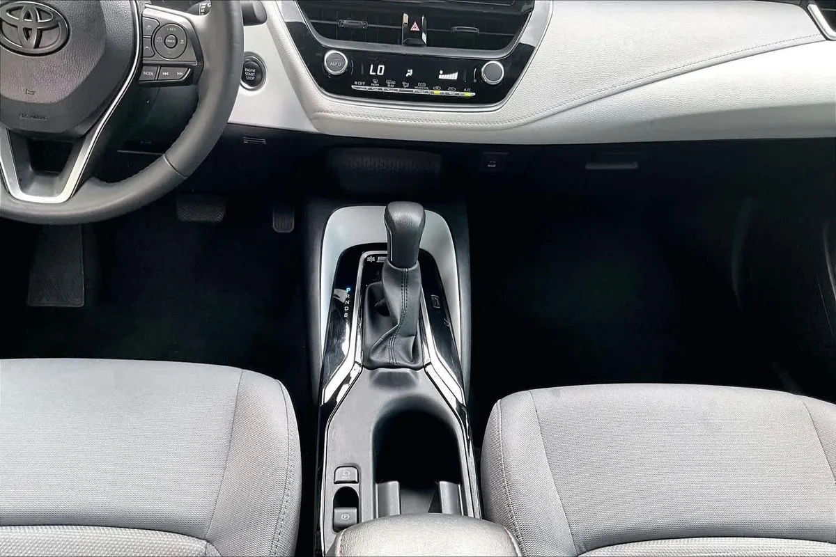 2024 Toyota Corolla SE thumbnail 16