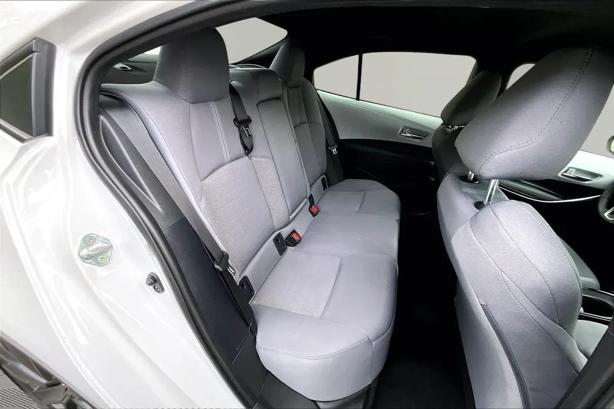 2024 Toyota Corolla SE thumbnail 19
