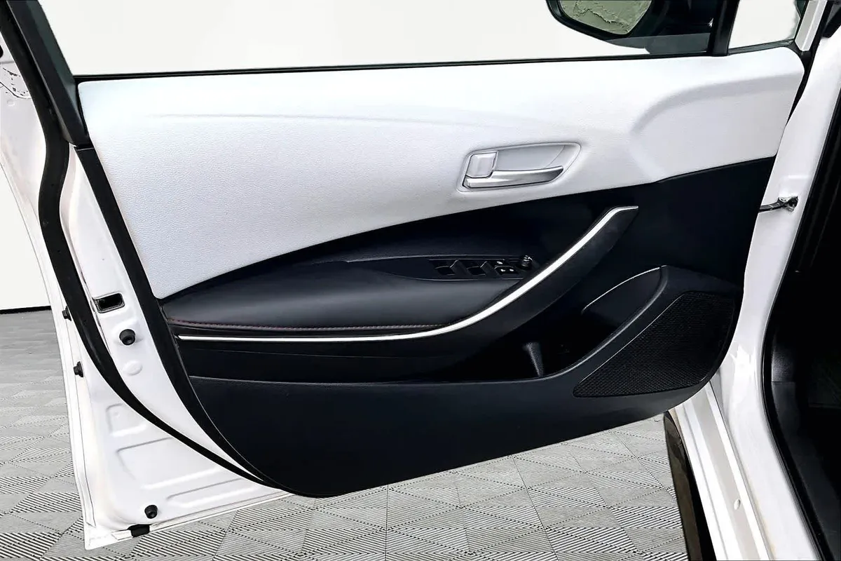 2024 Toyota Corolla SE thumbnail 21