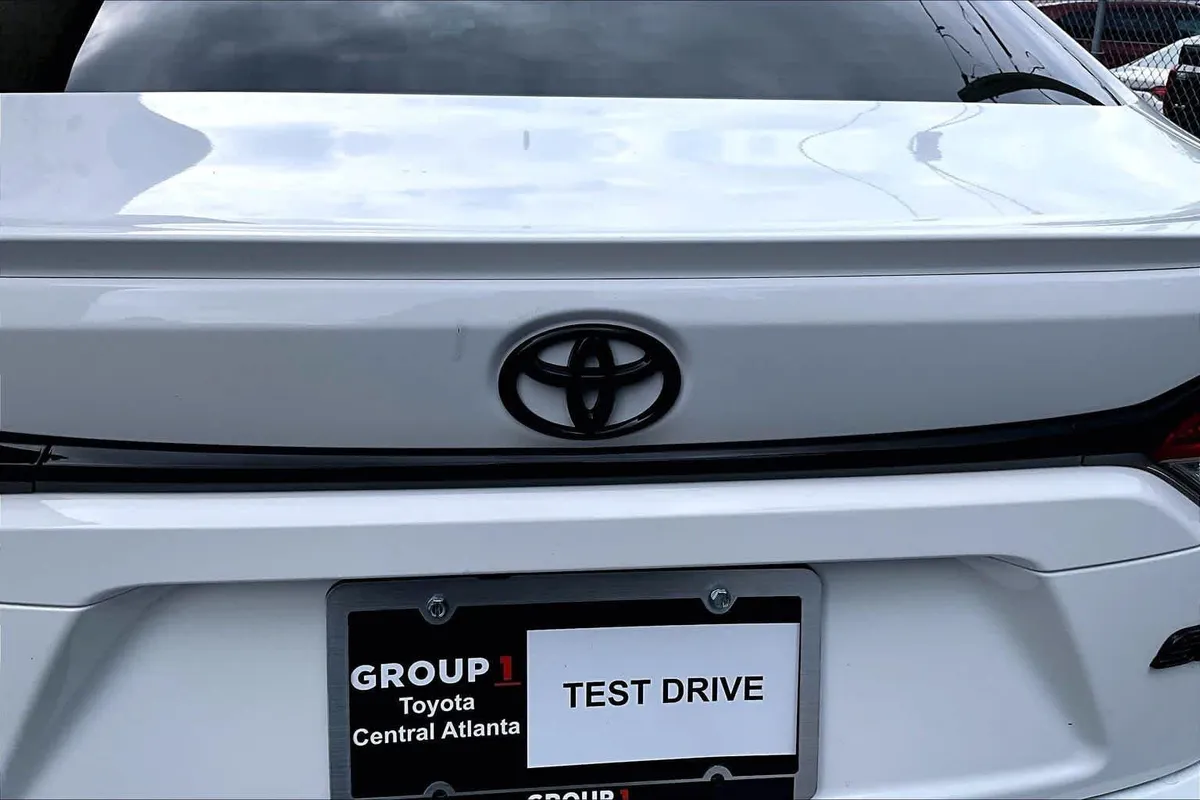 2024 Toyota Corolla SE thumbnail 30