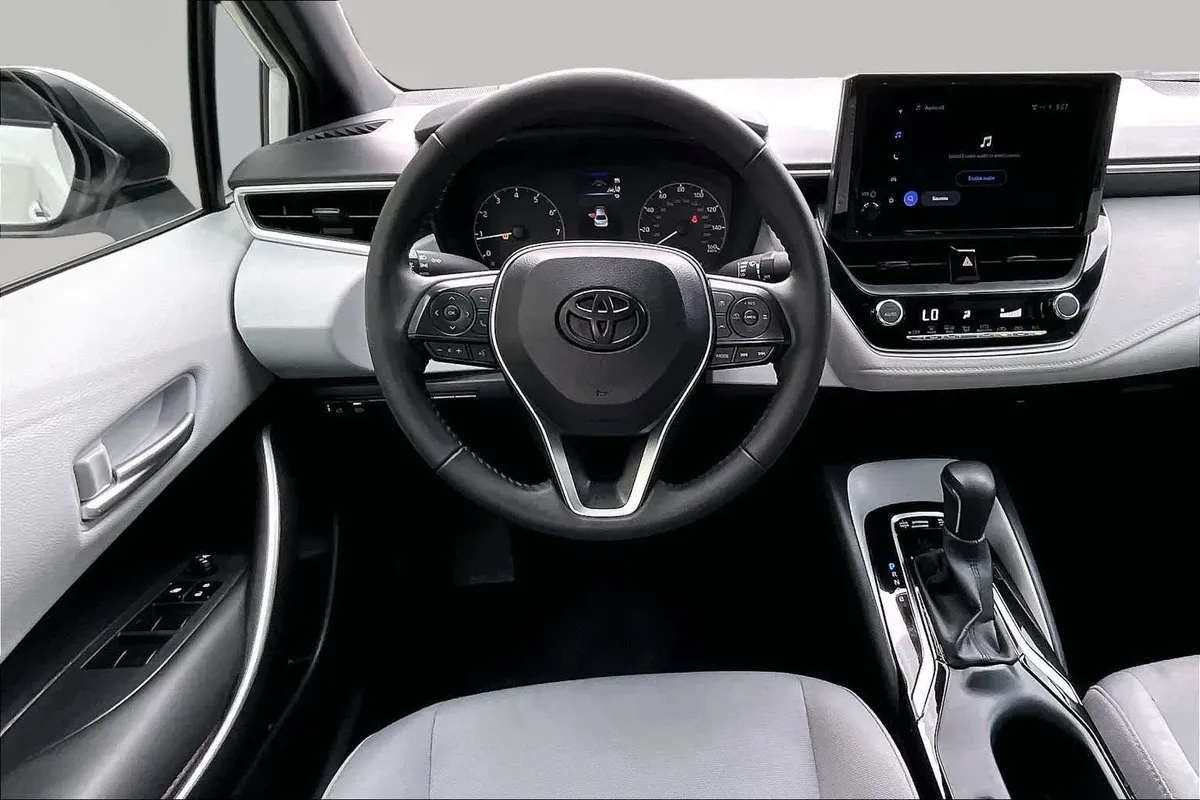 2024 Toyota Corolla SE thumbnail 6