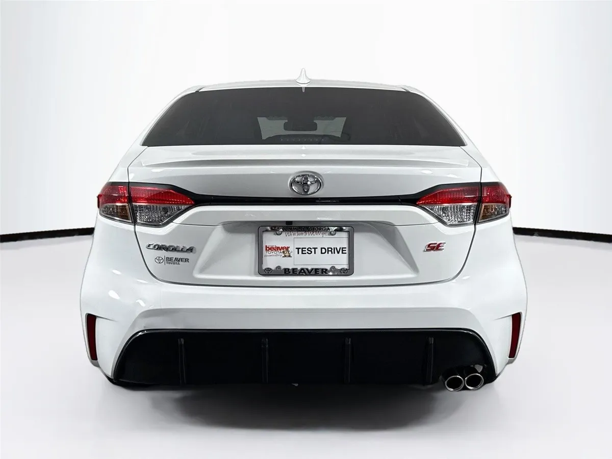 2024 Toyota Corolla SE thumbnail 11