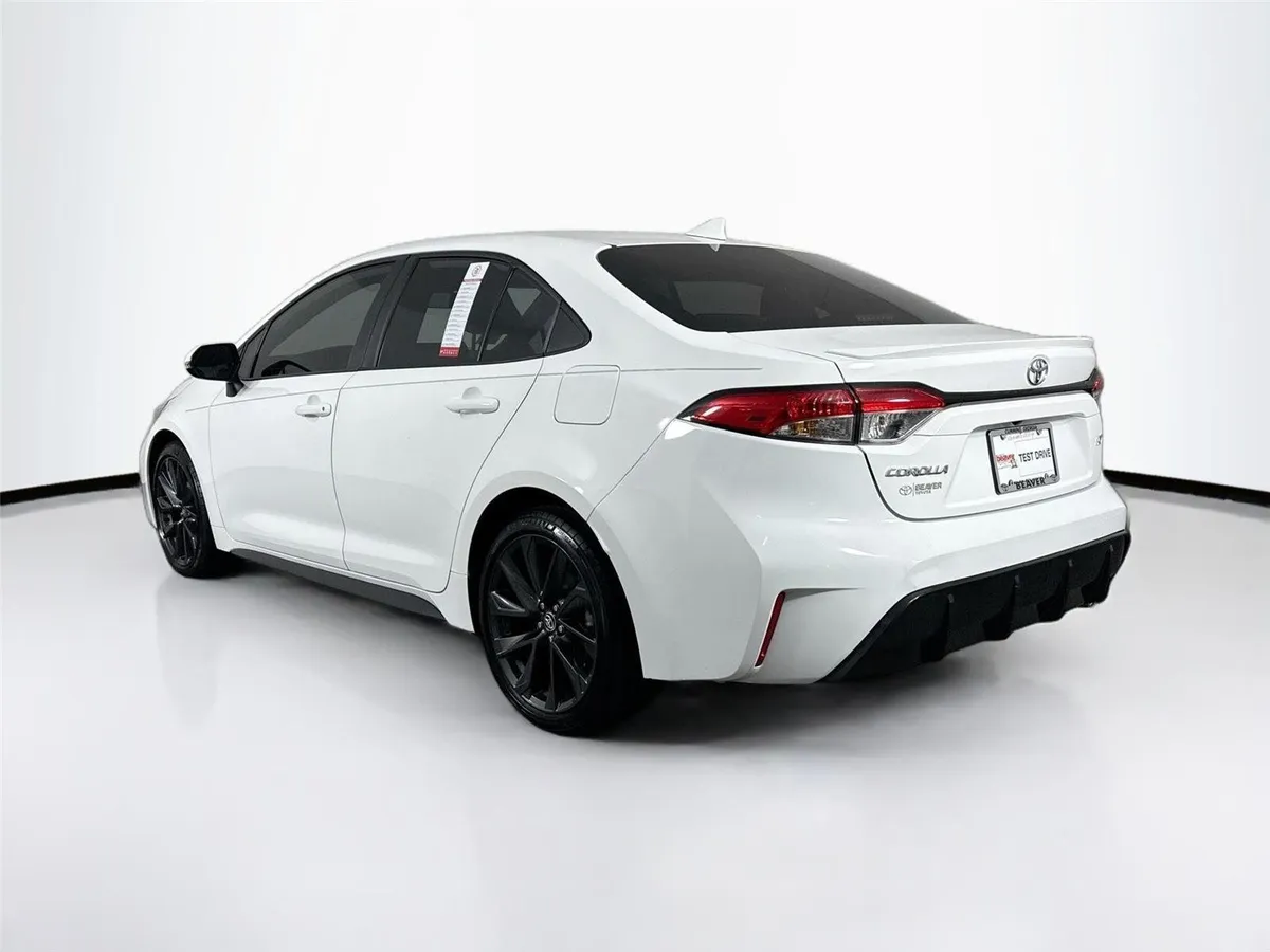 2024 Toyota Corolla SE thumbnail 12