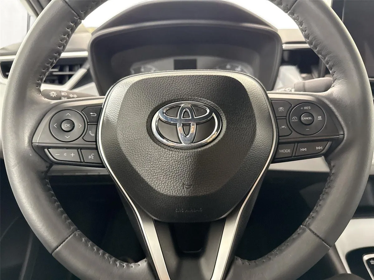 2024 Toyota Corolla SE thumbnail 16