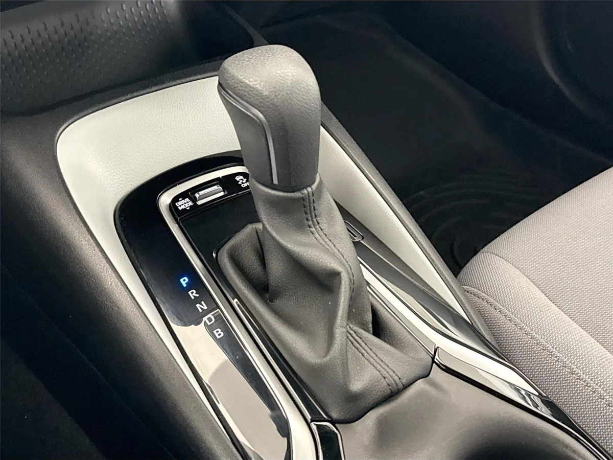 2024 Toyota Corolla SE thumbnail 25