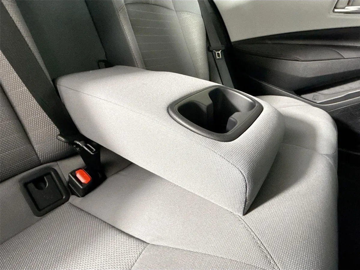 2024 Toyota Corolla SE thumbnail 37