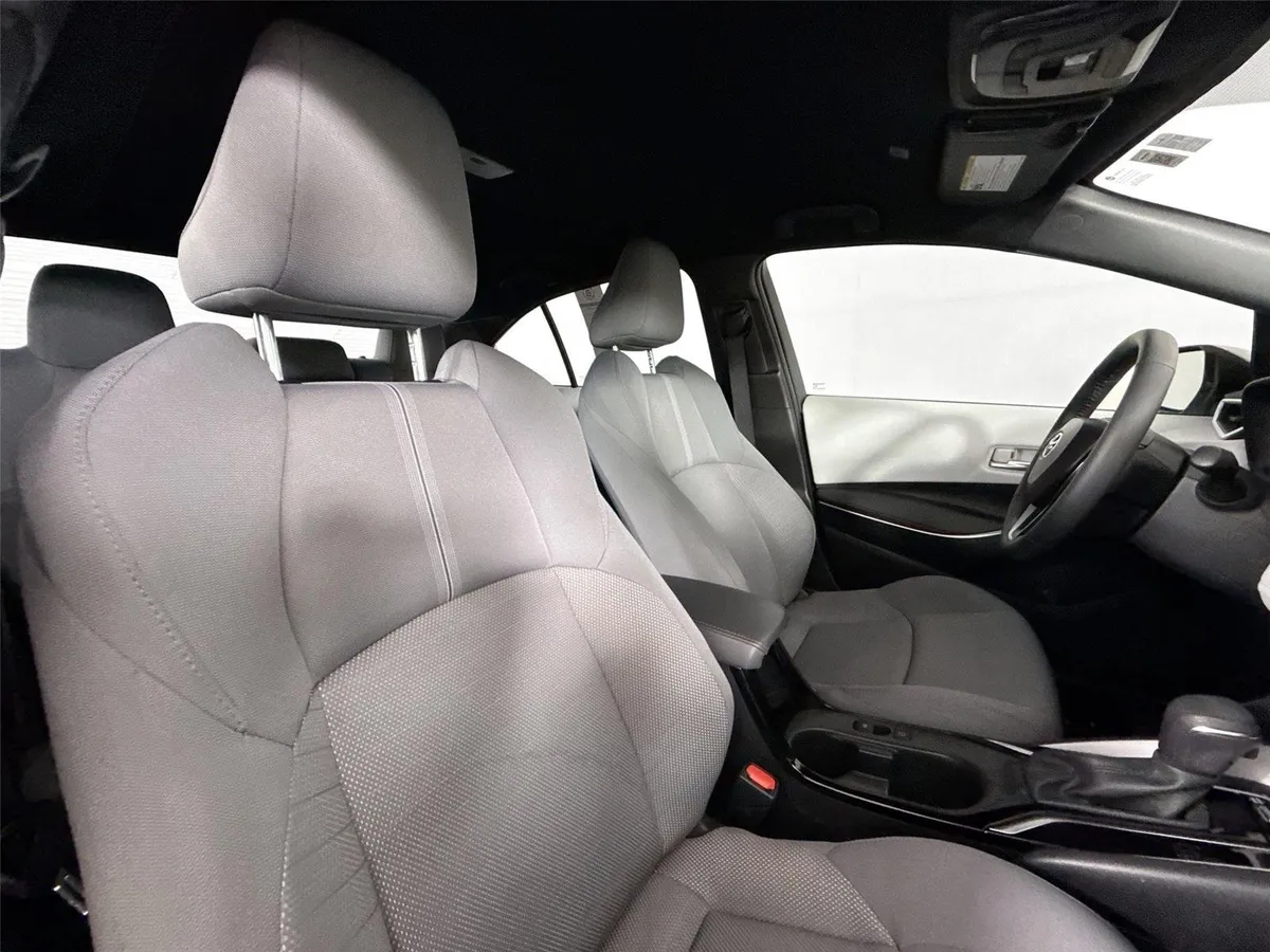 2024 Toyota Corolla SE thumbnail 39