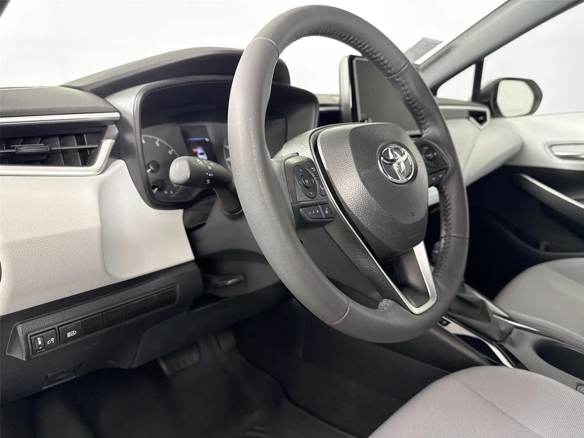 2024 Toyota Corolla SE thumbnail 4