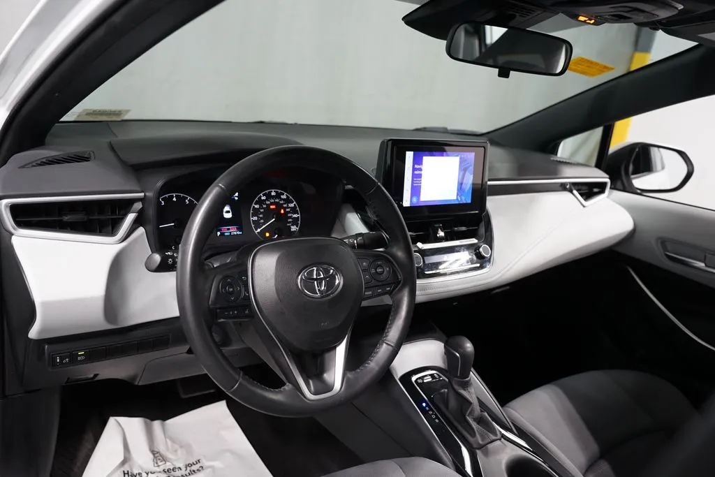 2024 Toyota Corolla SE thumbnail 11