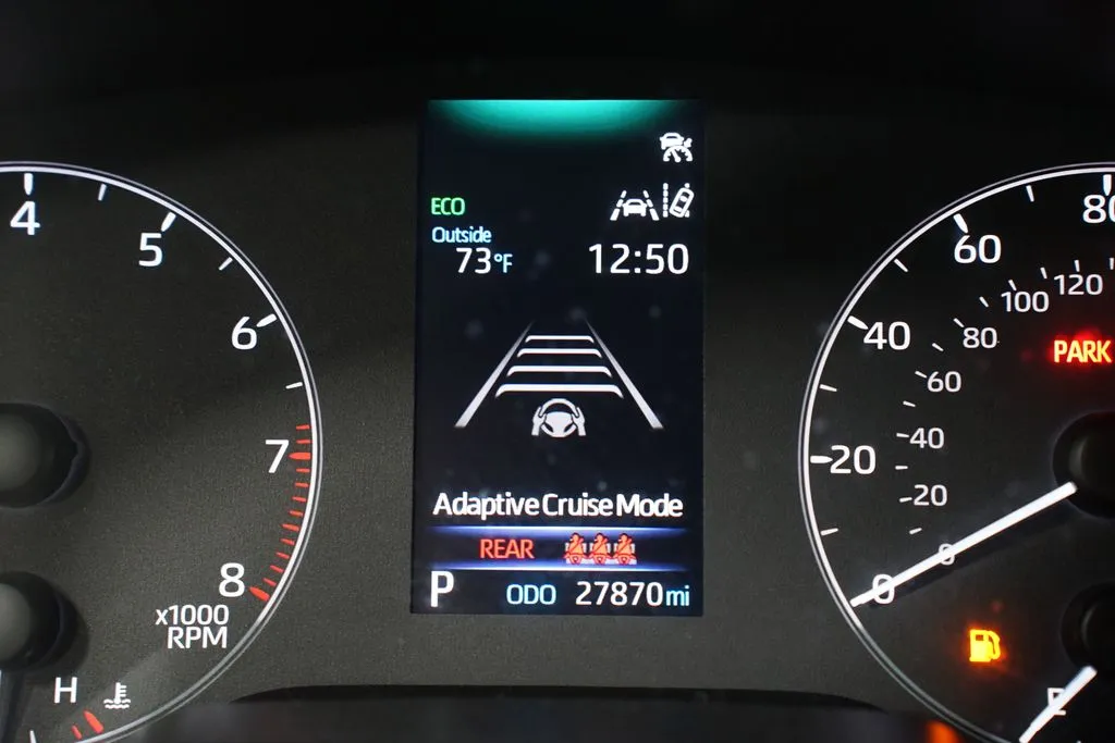2024 Toyota Corolla SE thumbnail 16
