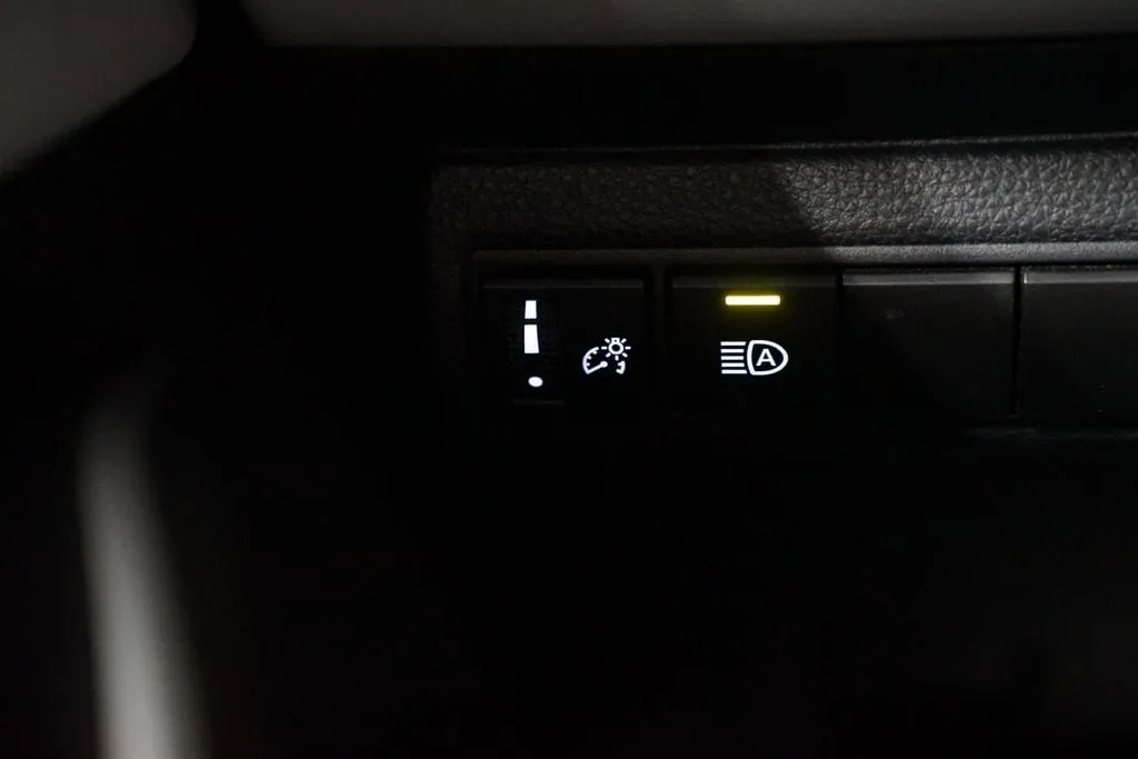 2024 Toyota Corolla SE thumbnail 24