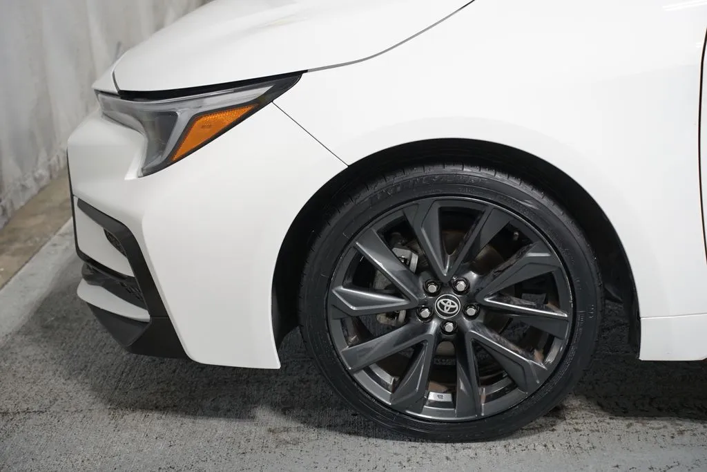 2024 Toyota Corolla SE thumbnail 5