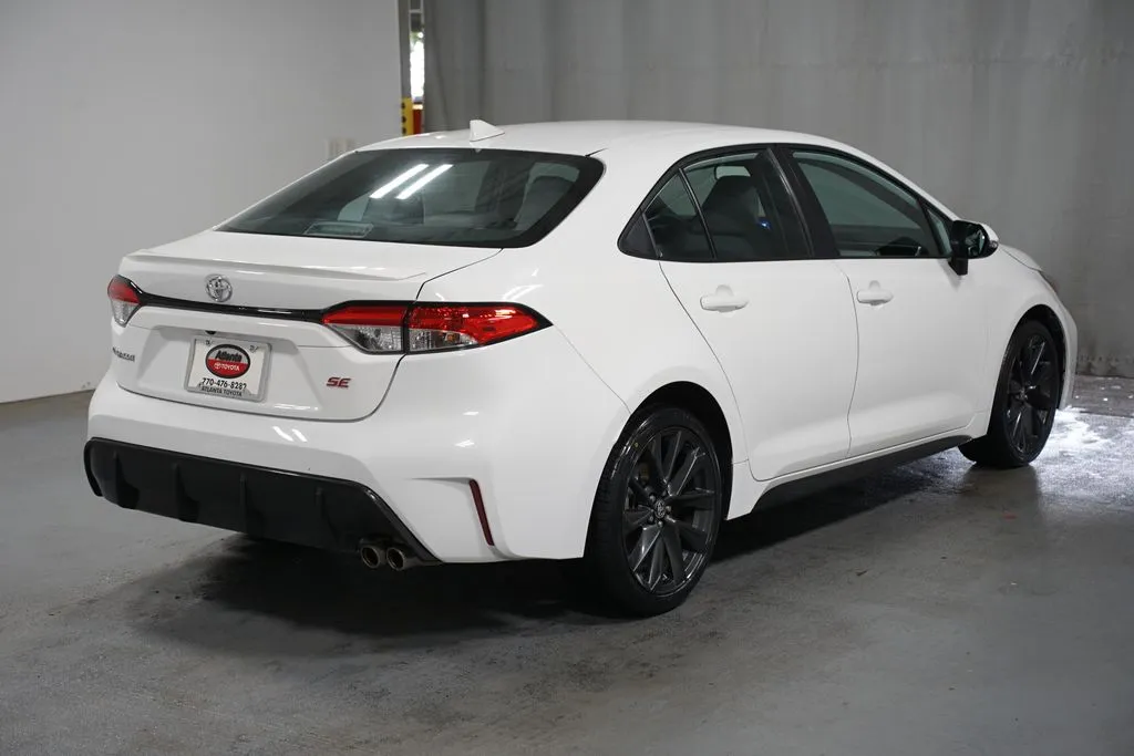 2024 Toyota Corolla SE thumbnail 8