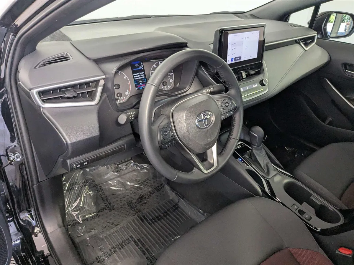 2024 Toyota Corolla SE thumbnail 10