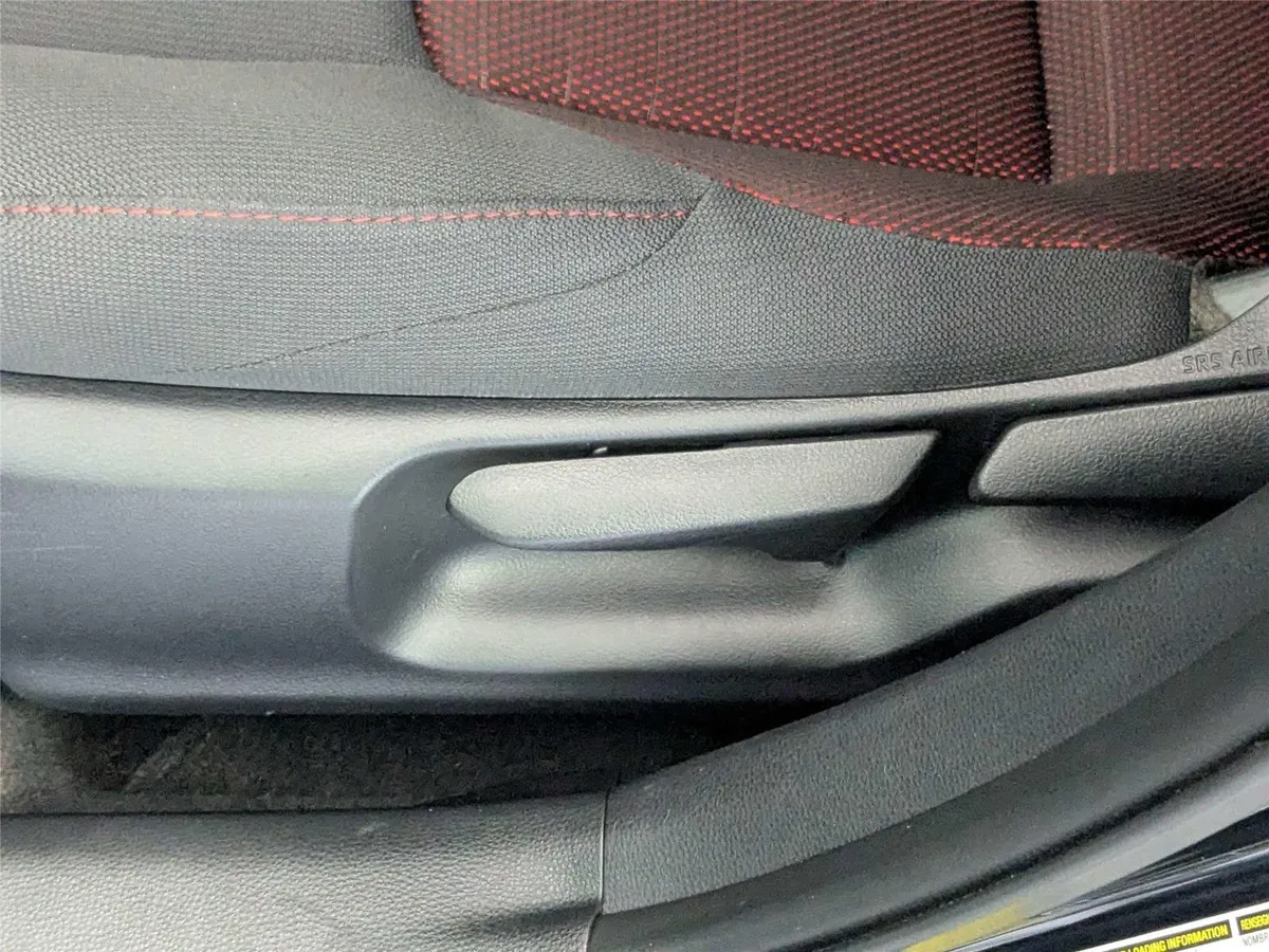 2024 Toyota Corolla SE thumbnail 12