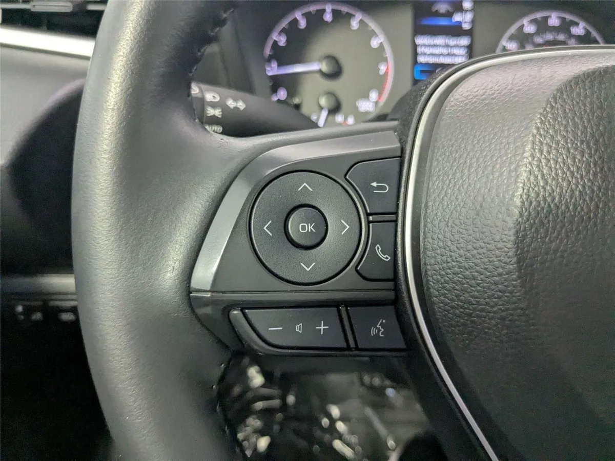 2024 Toyota Corolla SE thumbnail 16