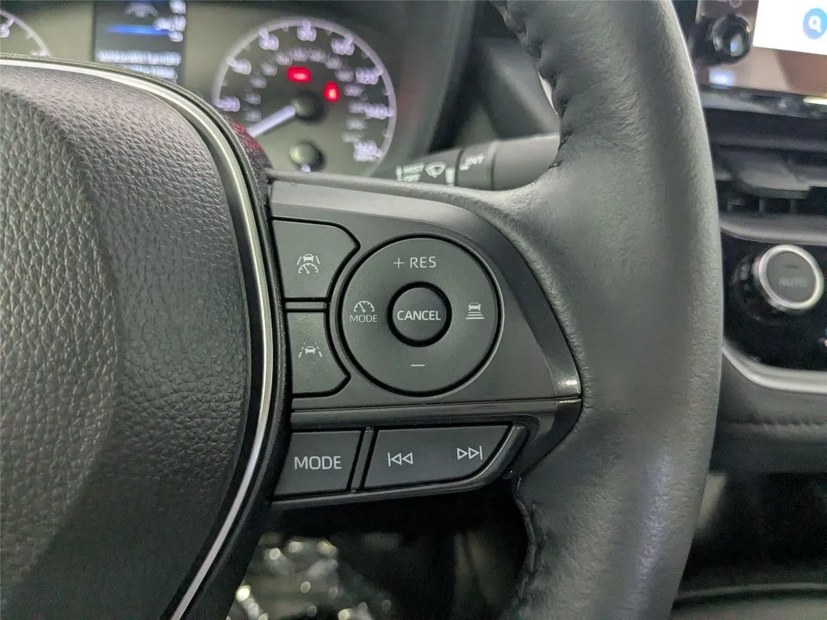 2024 Toyota Corolla SE thumbnail 17