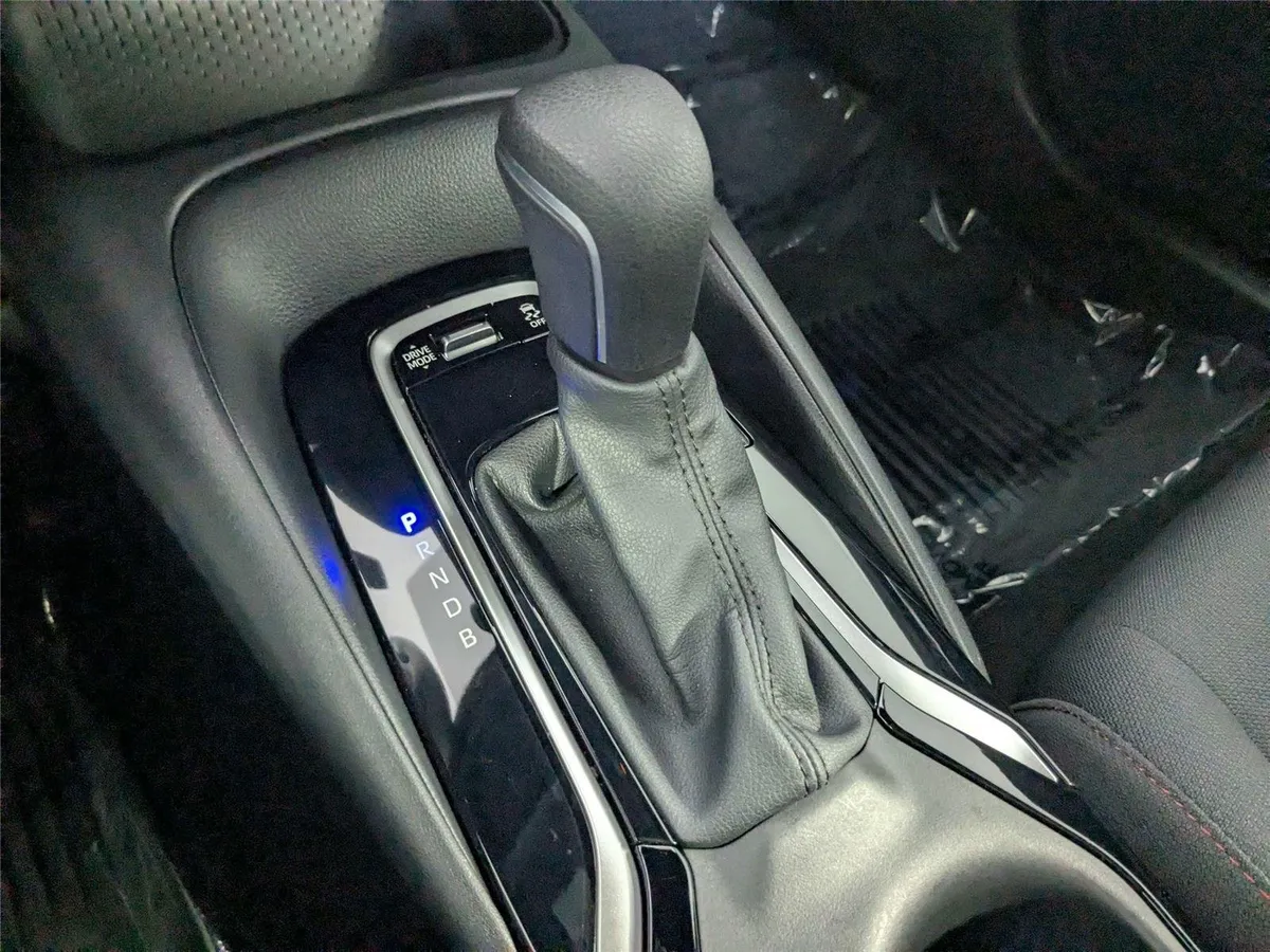 2024 Toyota Corolla SE thumbnail 22