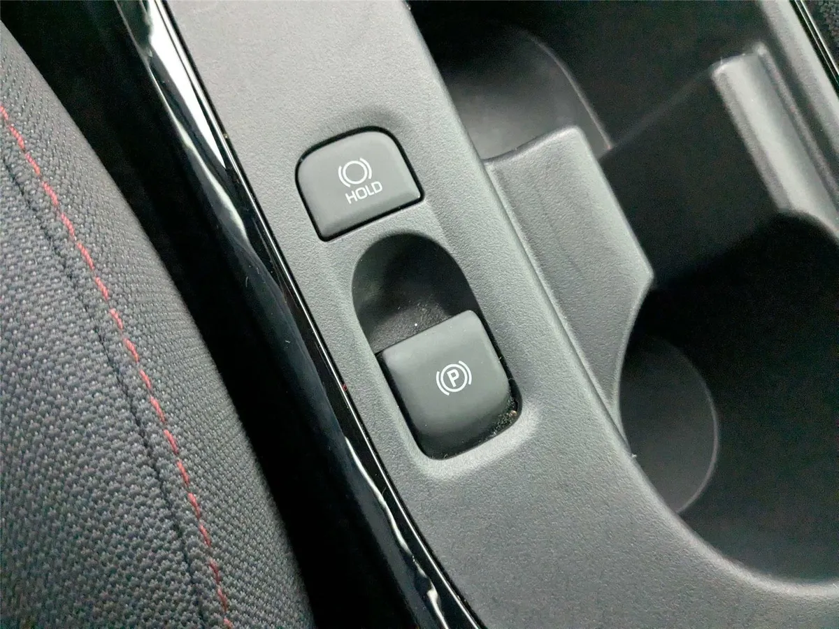 2024 Toyota Corolla SE thumbnail 23
