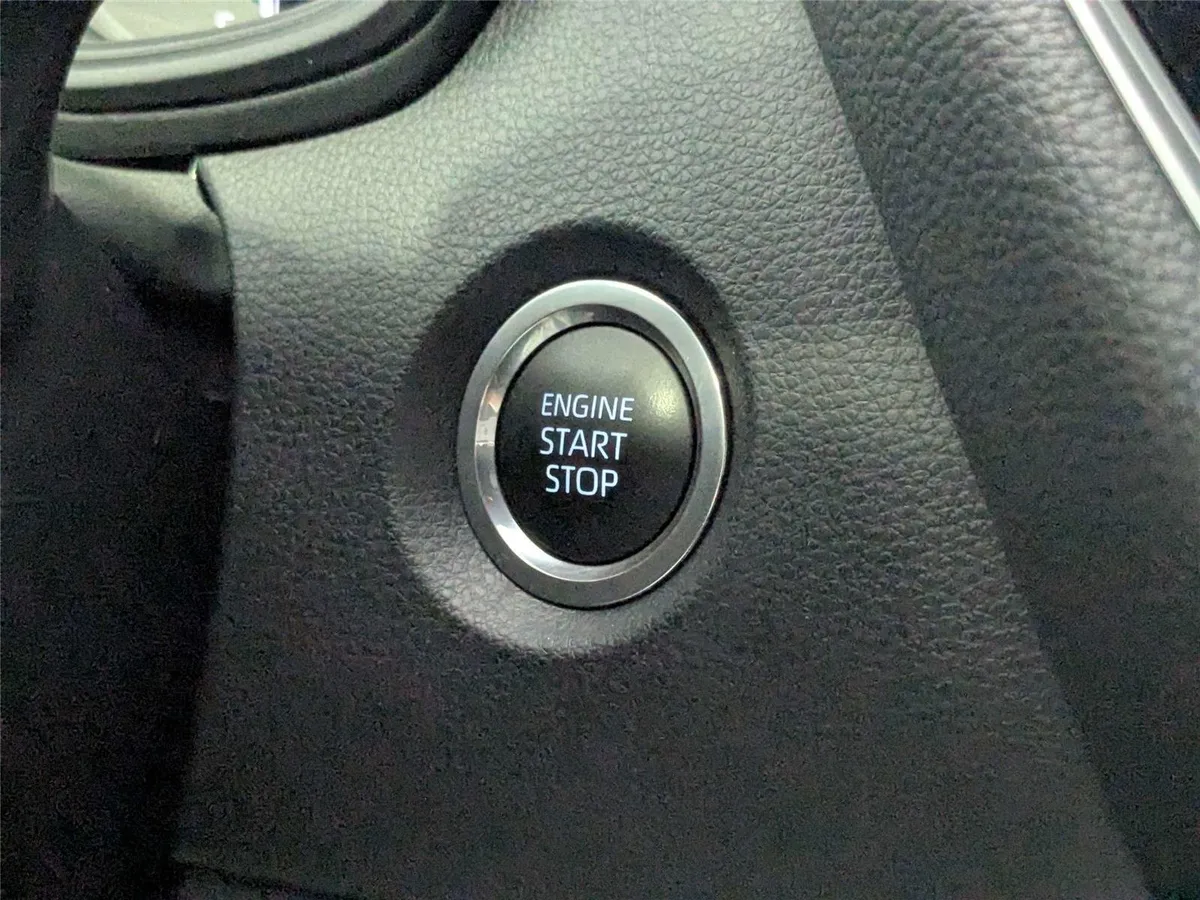 2024 Toyota Corolla SE thumbnail 25