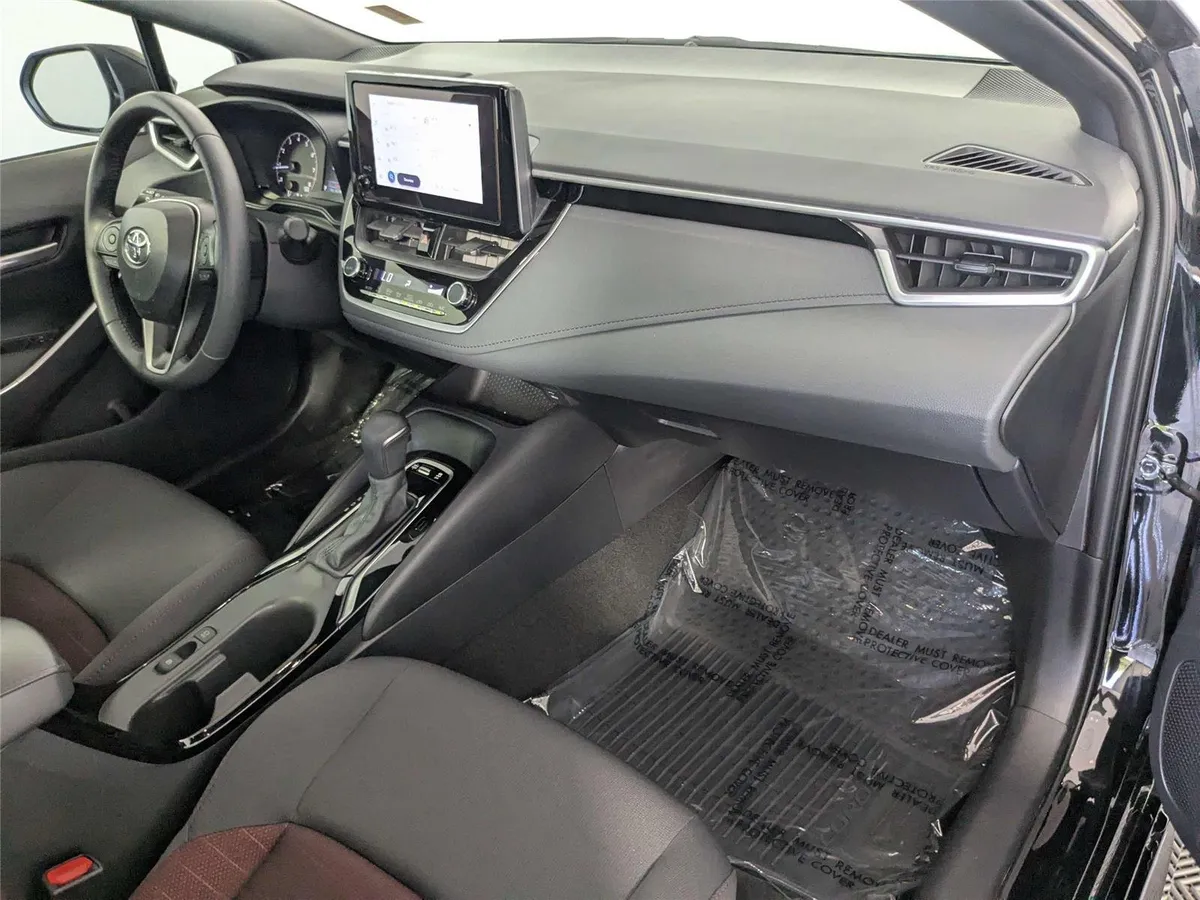 2024 Toyota Corolla SE thumbnail 29