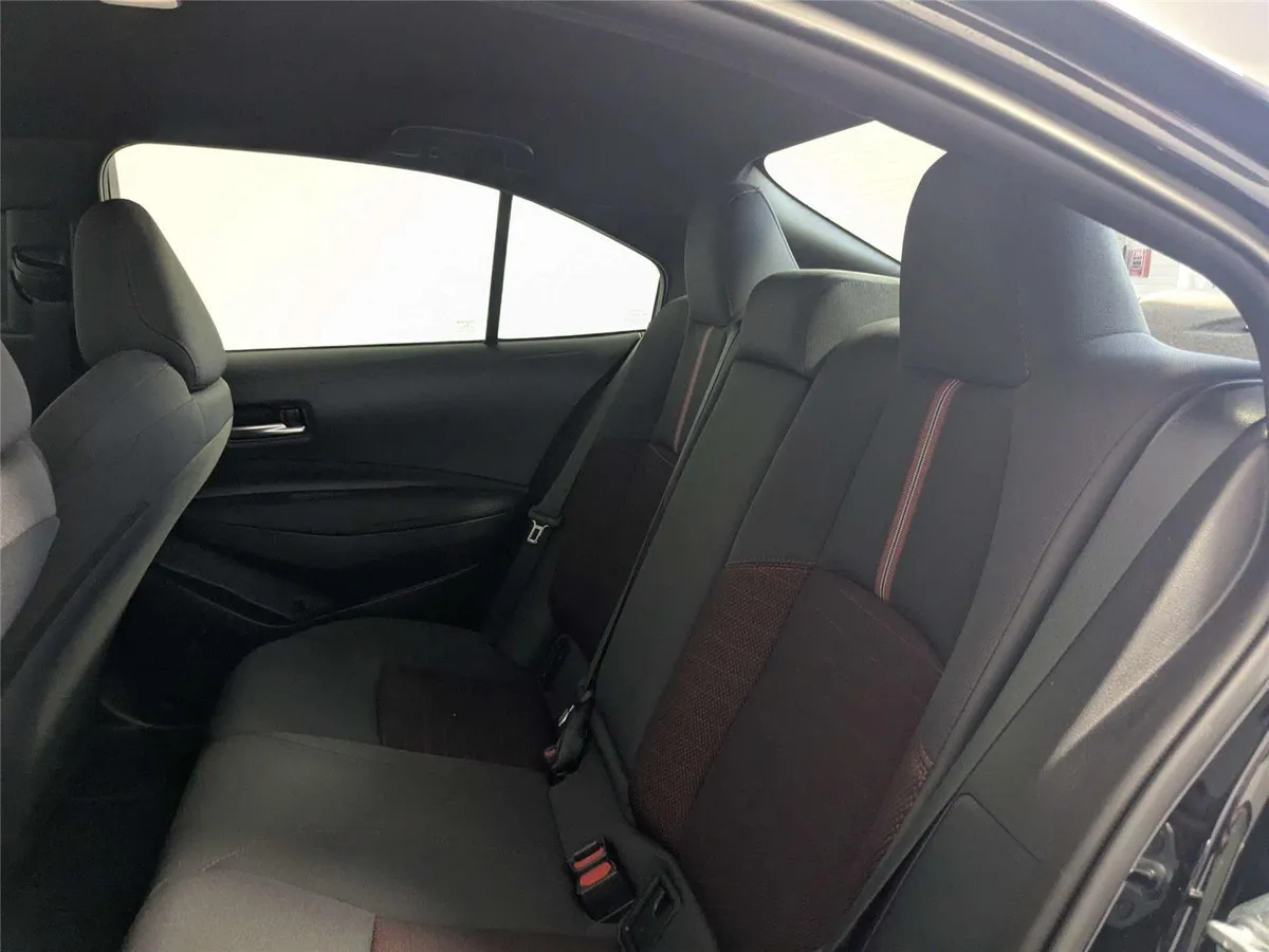 2024 Toyota Corolla SE thumbnail 32