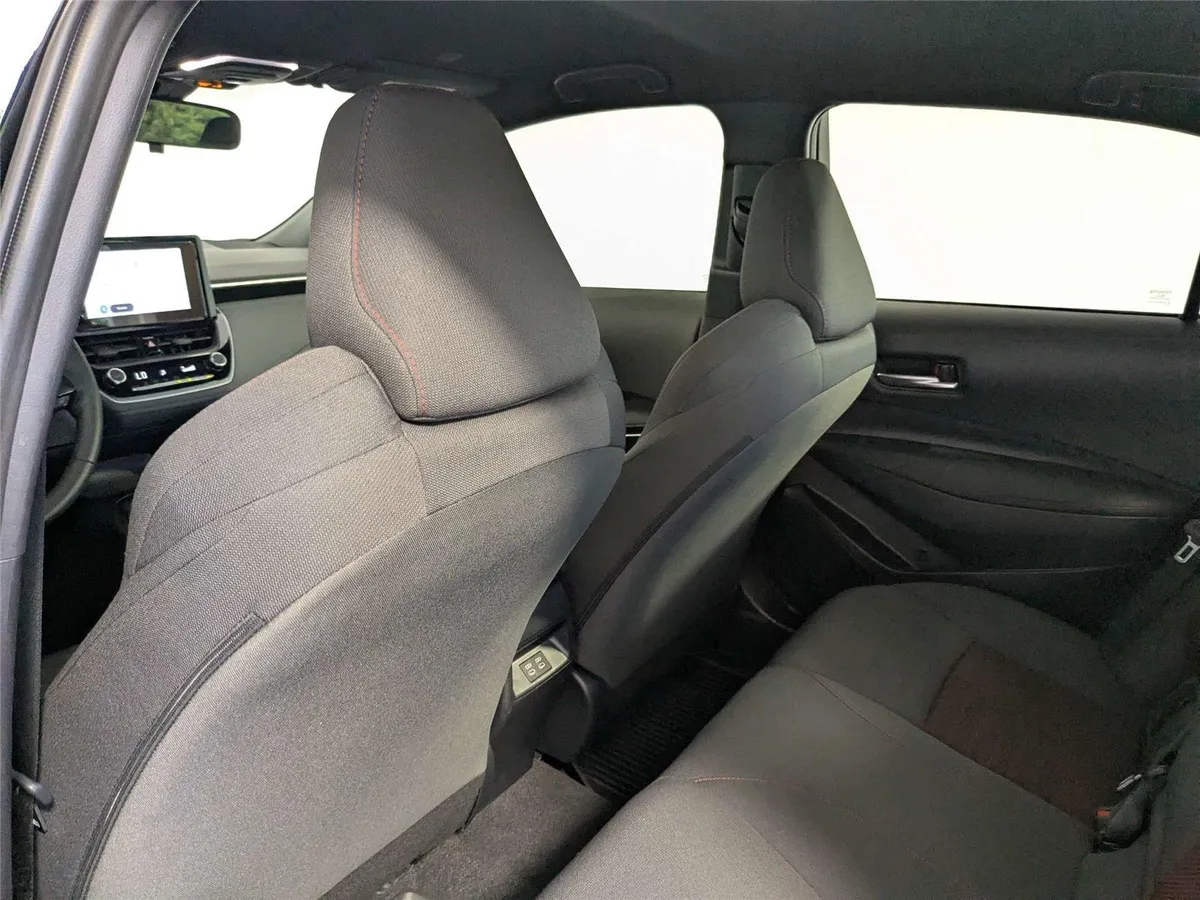 2024 Toyota Corolla SE thumbnail 34