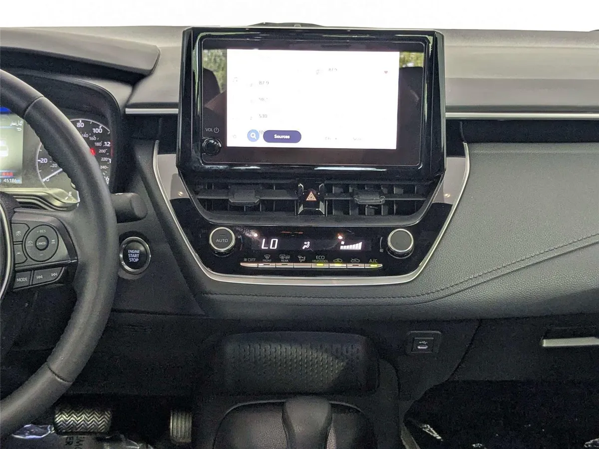 2024 Toyota Corolla SE thumbnail 39