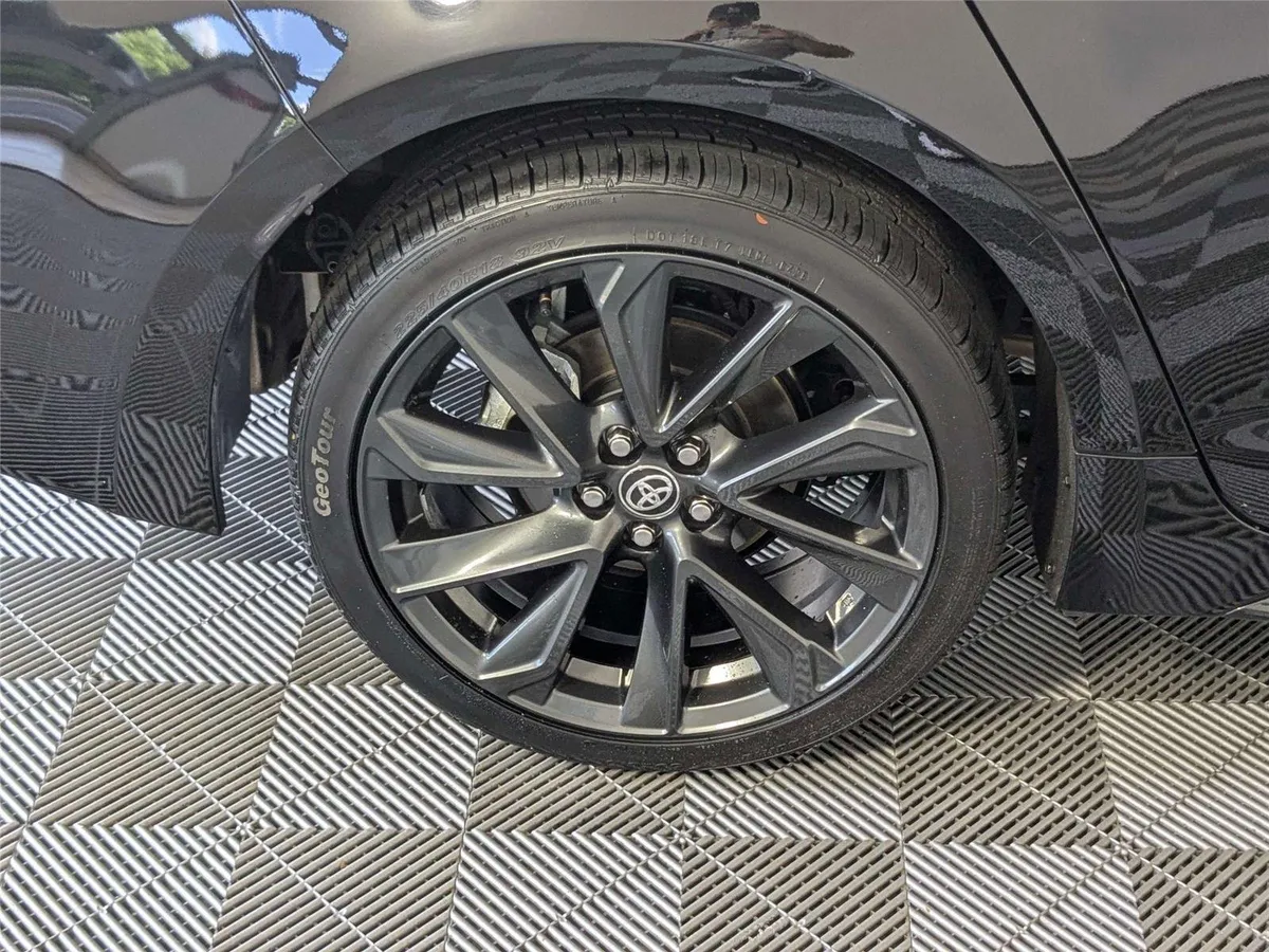 2024 Toyota Corolla SE thumbnail 8