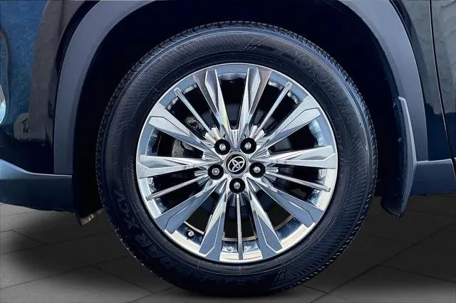 2024 Toyota GRAND HIGHLANDER thumbnail 11