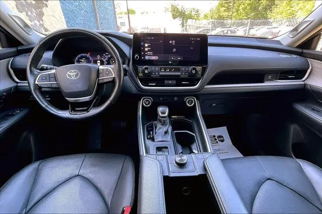 2024 Toyota GRAND HIGHLANDER thumbnail 16