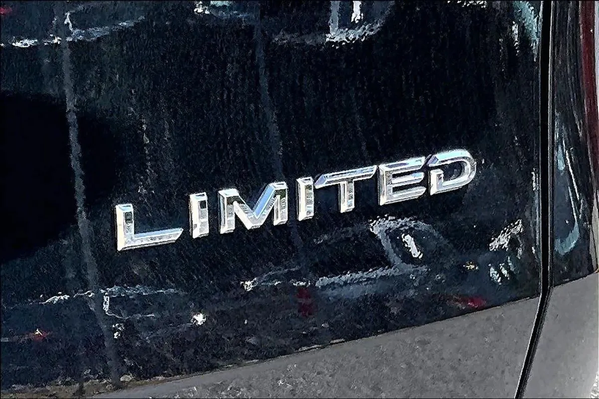 2024 Toyota Grand Highlander Limited thumbnail 10
