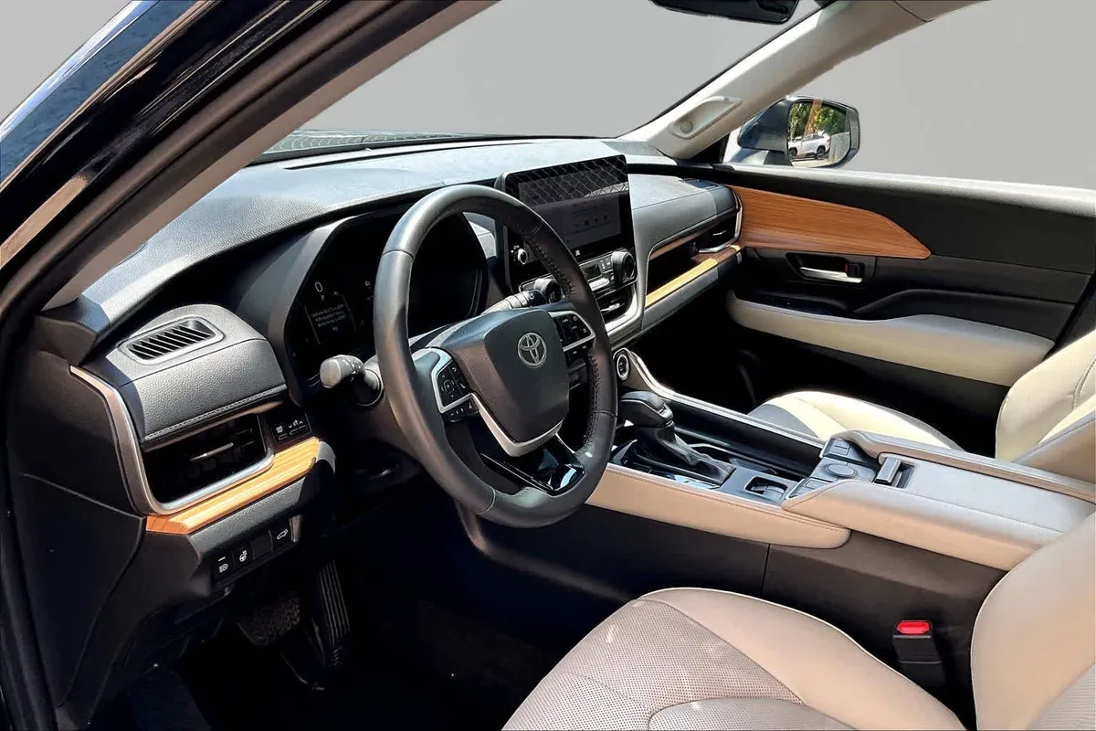 2024 Toyota Grand Highlander Limited thumbnail 18