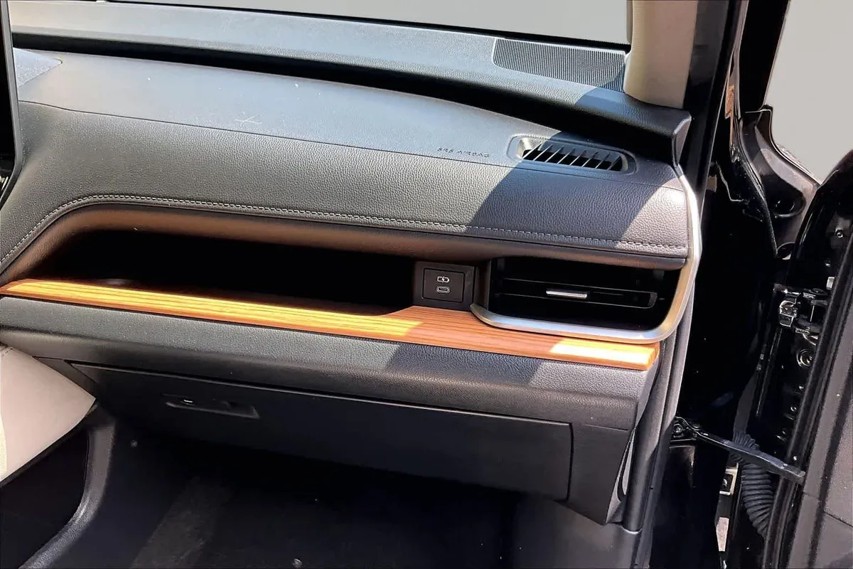 2024 Toyota Grand Highlander Limited thumbnail 19