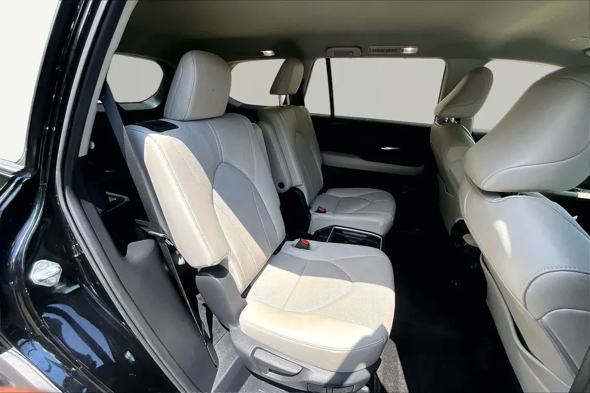 2024 Toyota Grand Highlander Limited thumbnail 20