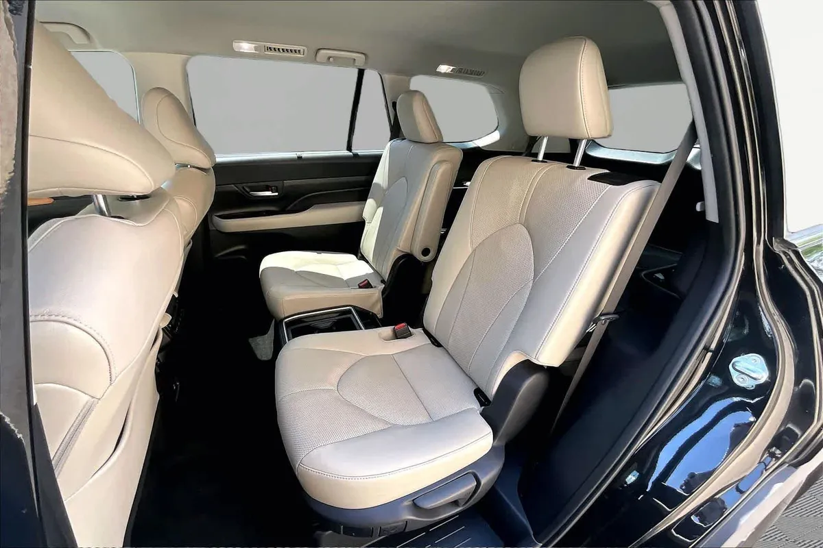 2024 Toyota Grand Highlander Limited thumbnail 21