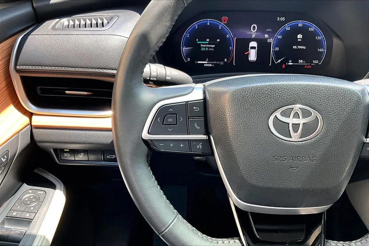 2024 Toyota Grand Highlander Limited thumbnail 24