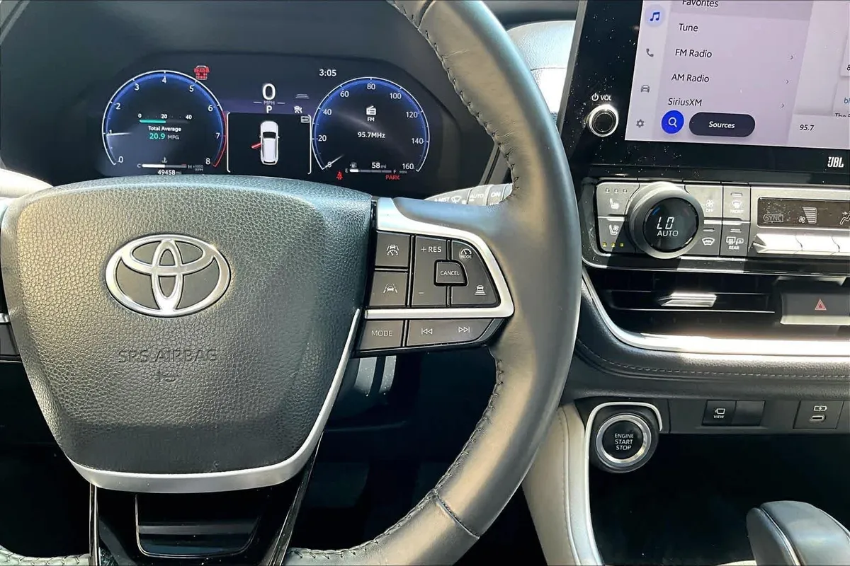 2024 Toyota Grand Highlander Limited thumbnail 25